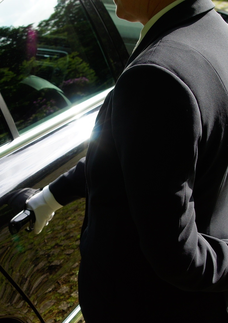 Professional driver training for VIP chauffeur training / Executive chauffeur training / Private chauffeur training / security chauffeur training / chauffeur close protection training Professional driver training for VIP chauffeur training / Executive chauffeur training / Private chauffeur training / security chauffeur training / chauffeur close protection training